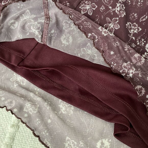 Hollister Mesh Burgundy Floral Skirt in Medium - Picture 2 of 4